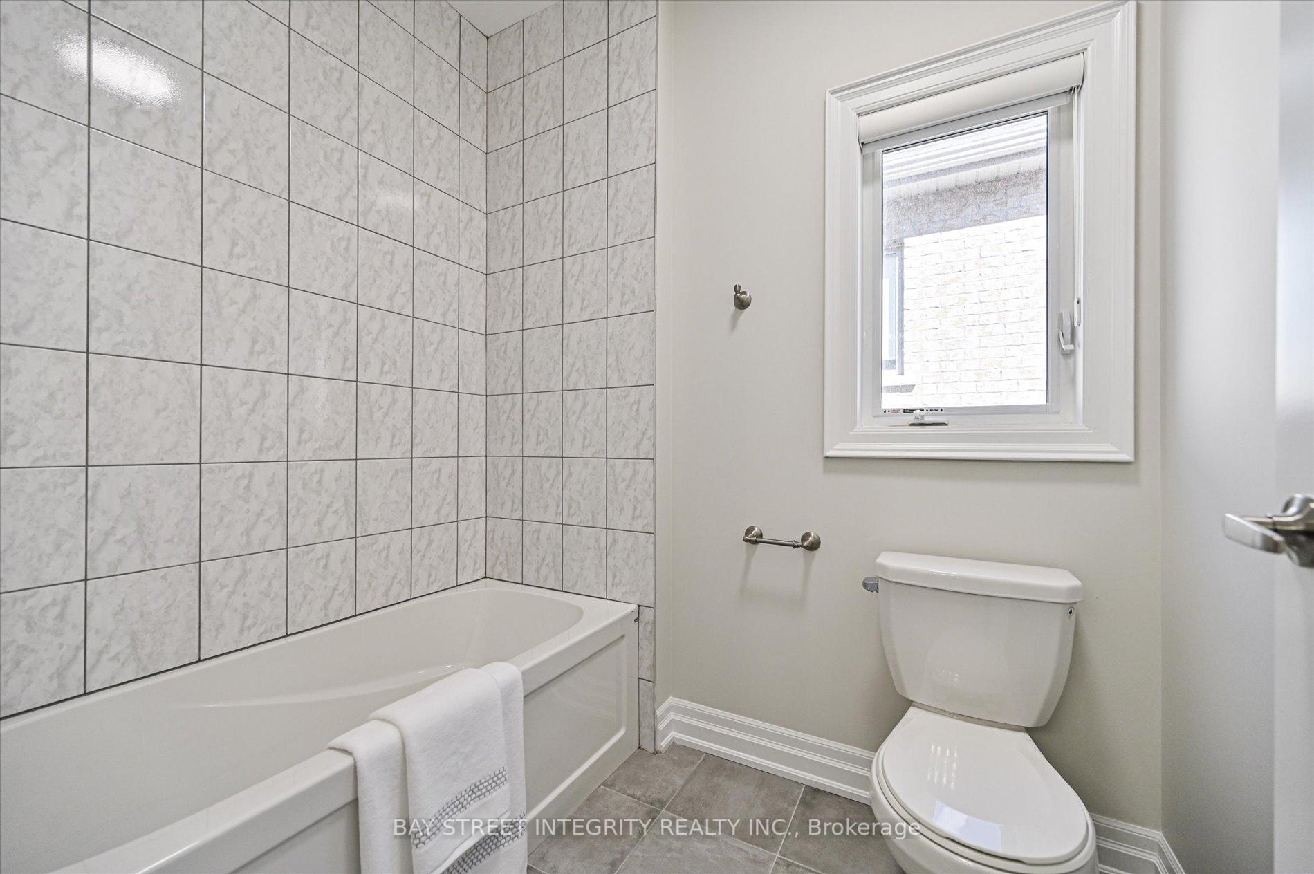 Photo 40 of 31 Alex Black Street, Vaughan, Patterson — HOMEH