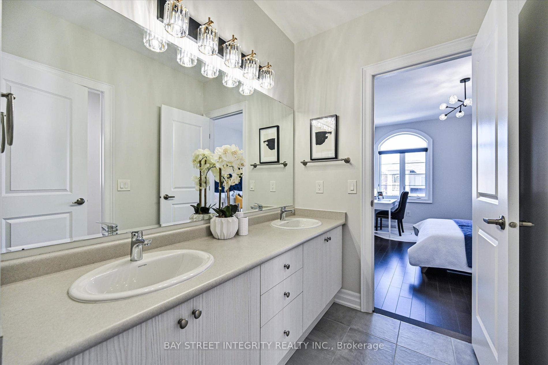 Photo 41 of 31 Alex Black Street, Vaughan, Patterson — HOMEH