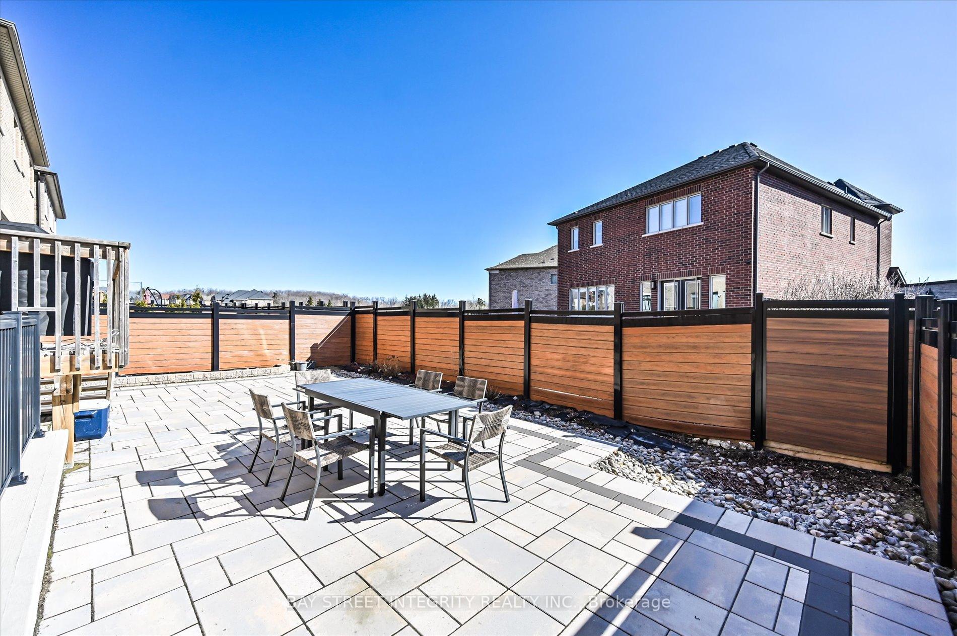 Photo 45 of 31 Alex Black Street, Vaughan, Patterson — HOMEH