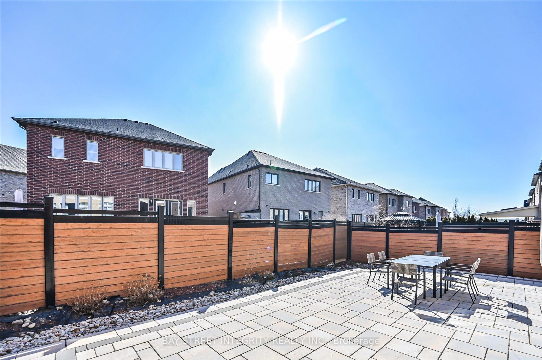 Photo 46 of 31 Alex Black Street, Vaughan, Patterson — HOMEH
