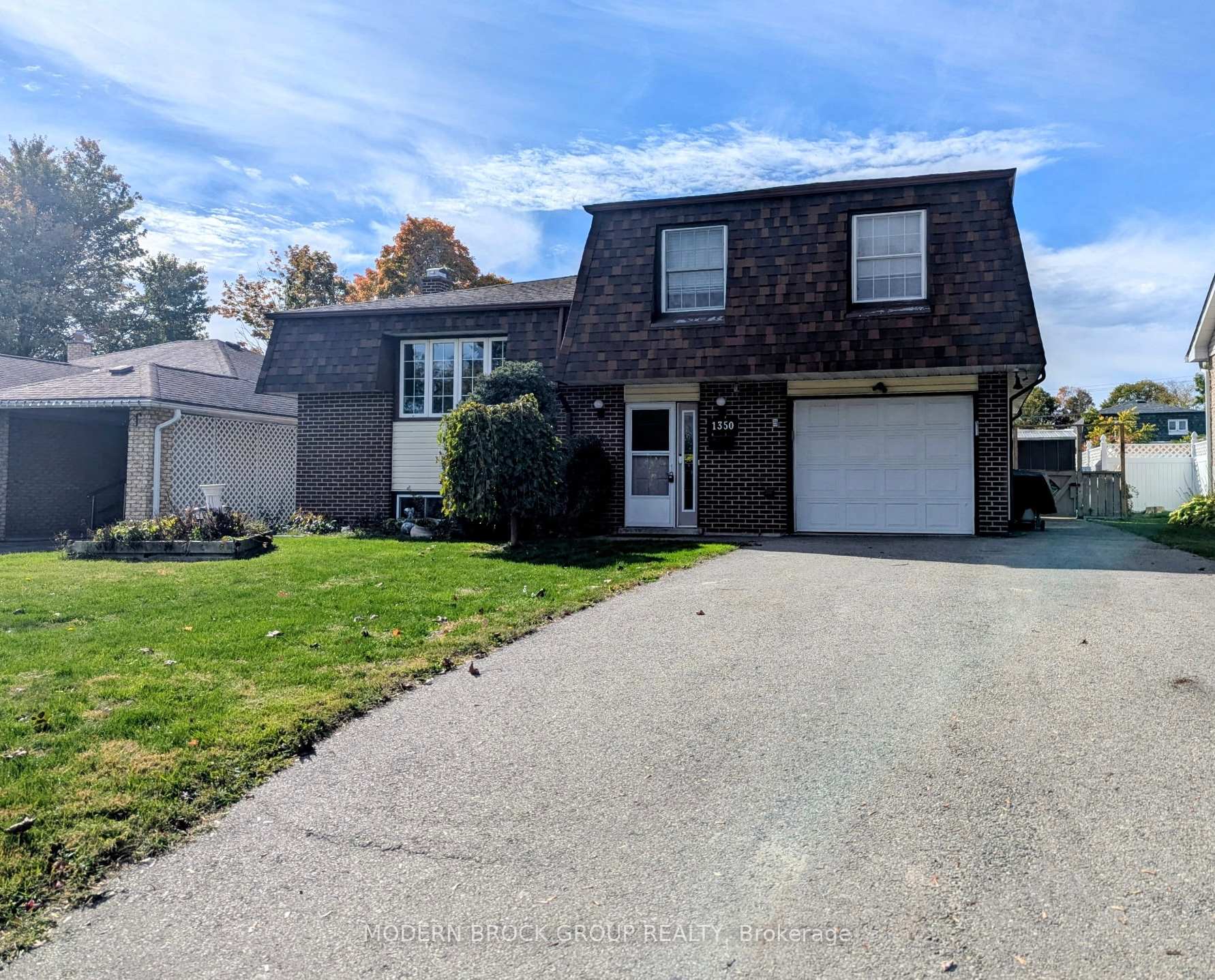 Front of 1350 Linden Crescent