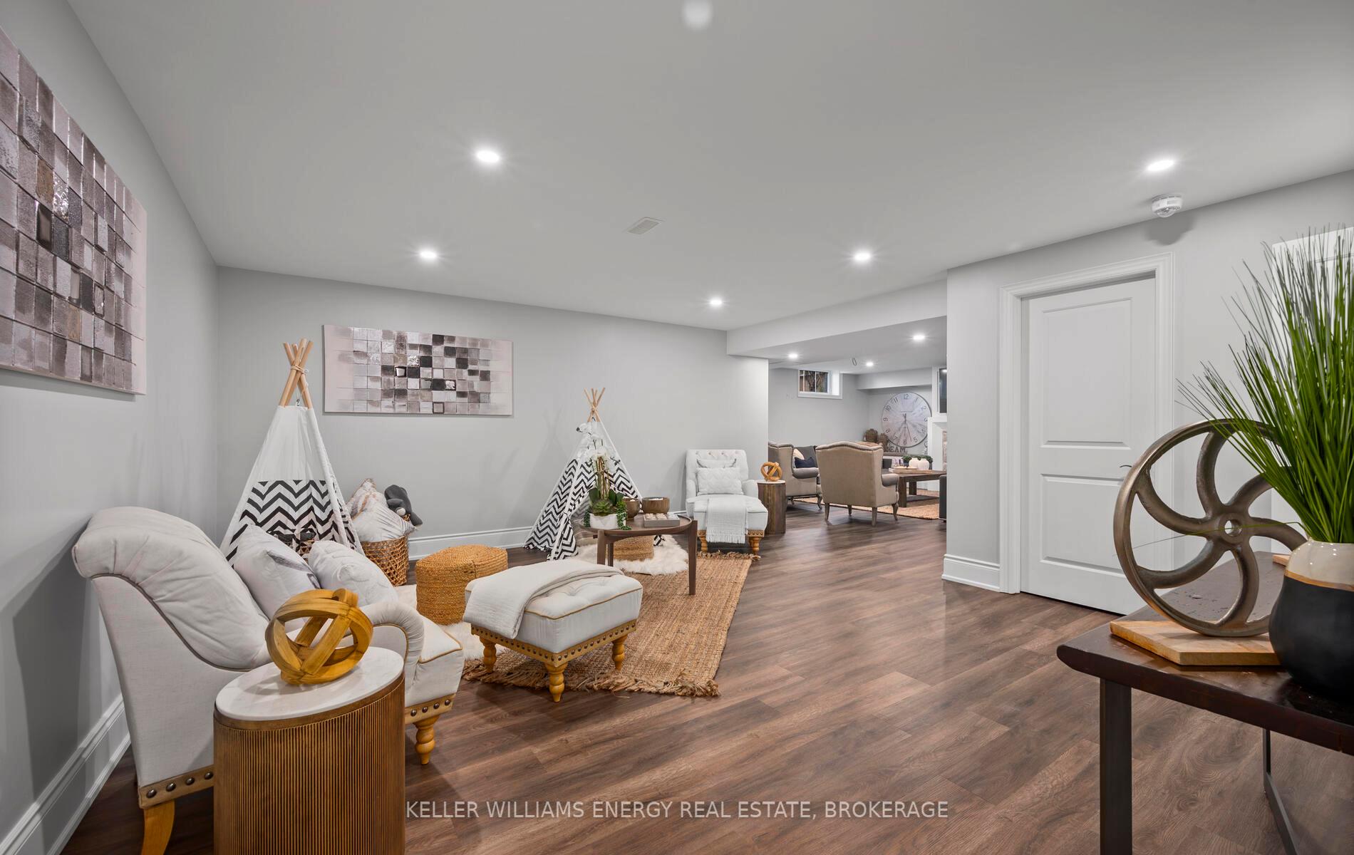 Photo 33 of 80 Way Street, Whitby, Brooklin — HOMEH