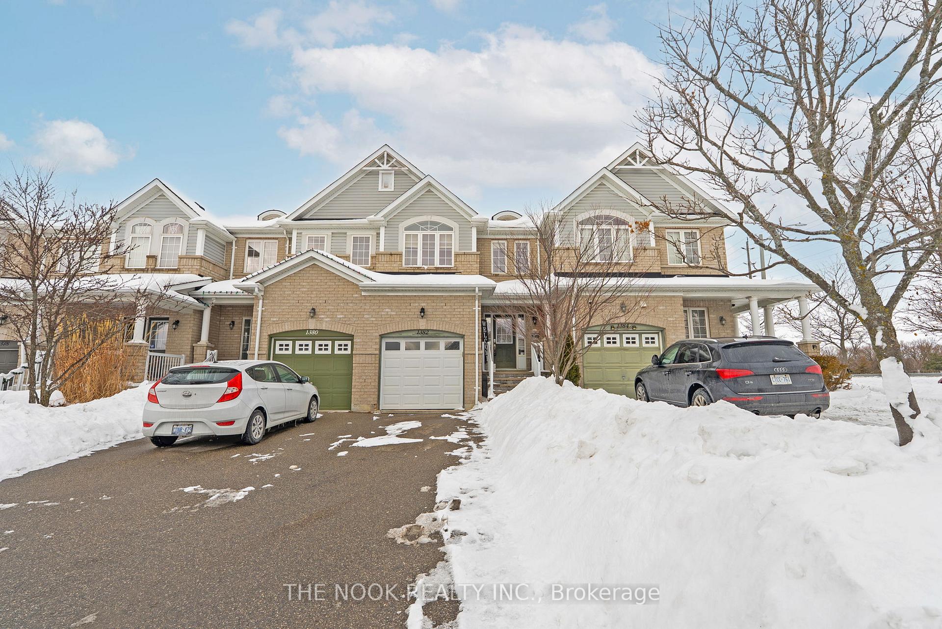Photo 2 of 1382 Glaspell Crescent, Oshawa, Pinecrest — HOMEH