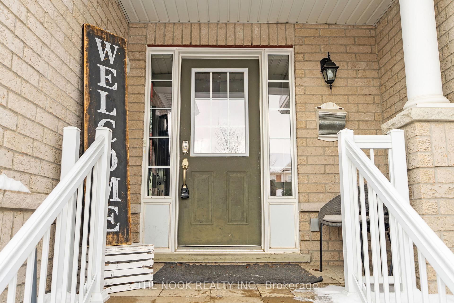 Photo 3 of 1382 Glaspell Crescent, Oshawa, Pinecrest — HOMEH