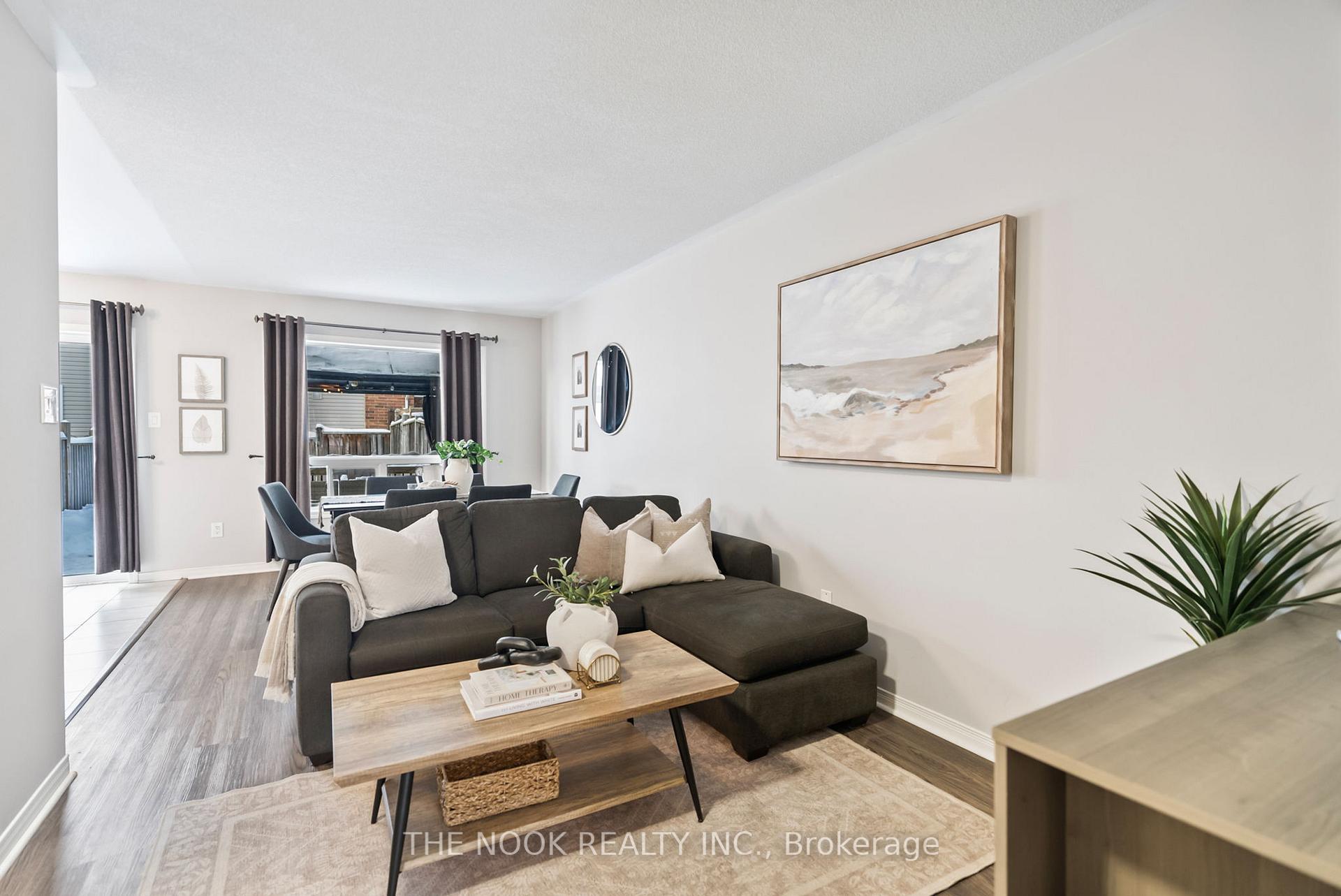 Photo 6 of 1382 Glaspell Crescent, Oshawa, Pinecrest — HOMEH
