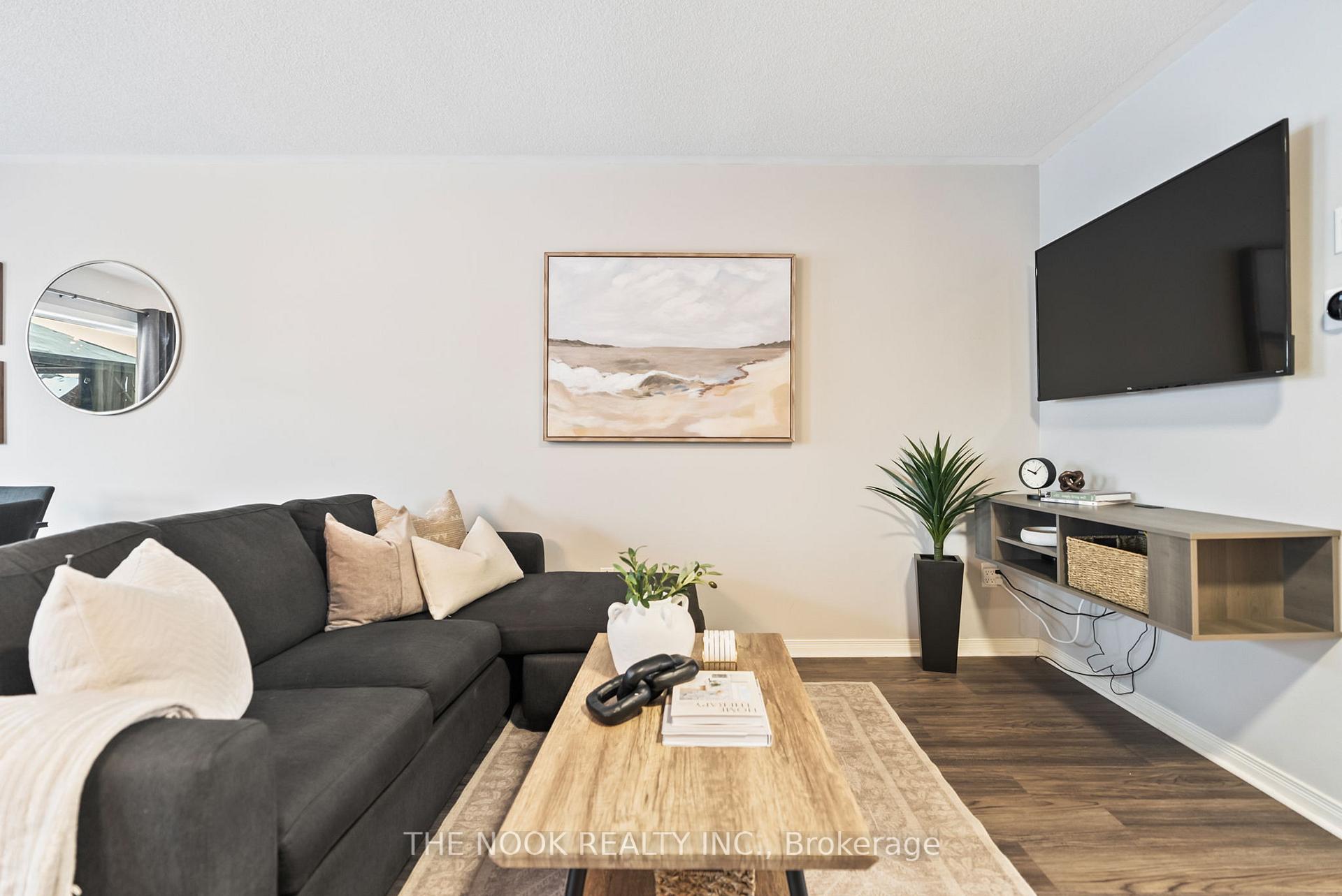 Photo 7 of 1382 Glaspell Crescent, Oshawa, Pinecrest — HOMEH