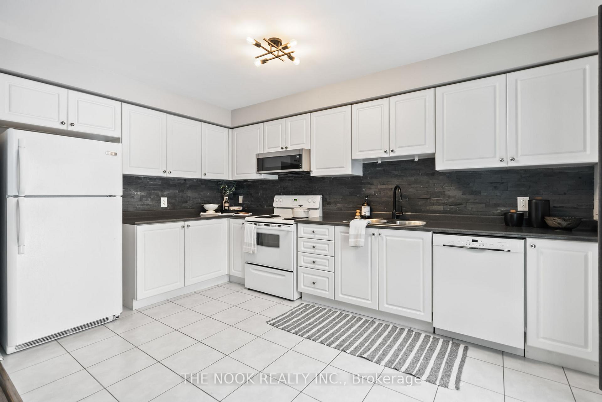 Photo 13 of 1382 Glaspell Crescent, Oshawa, Pinecrest — HOMEH
