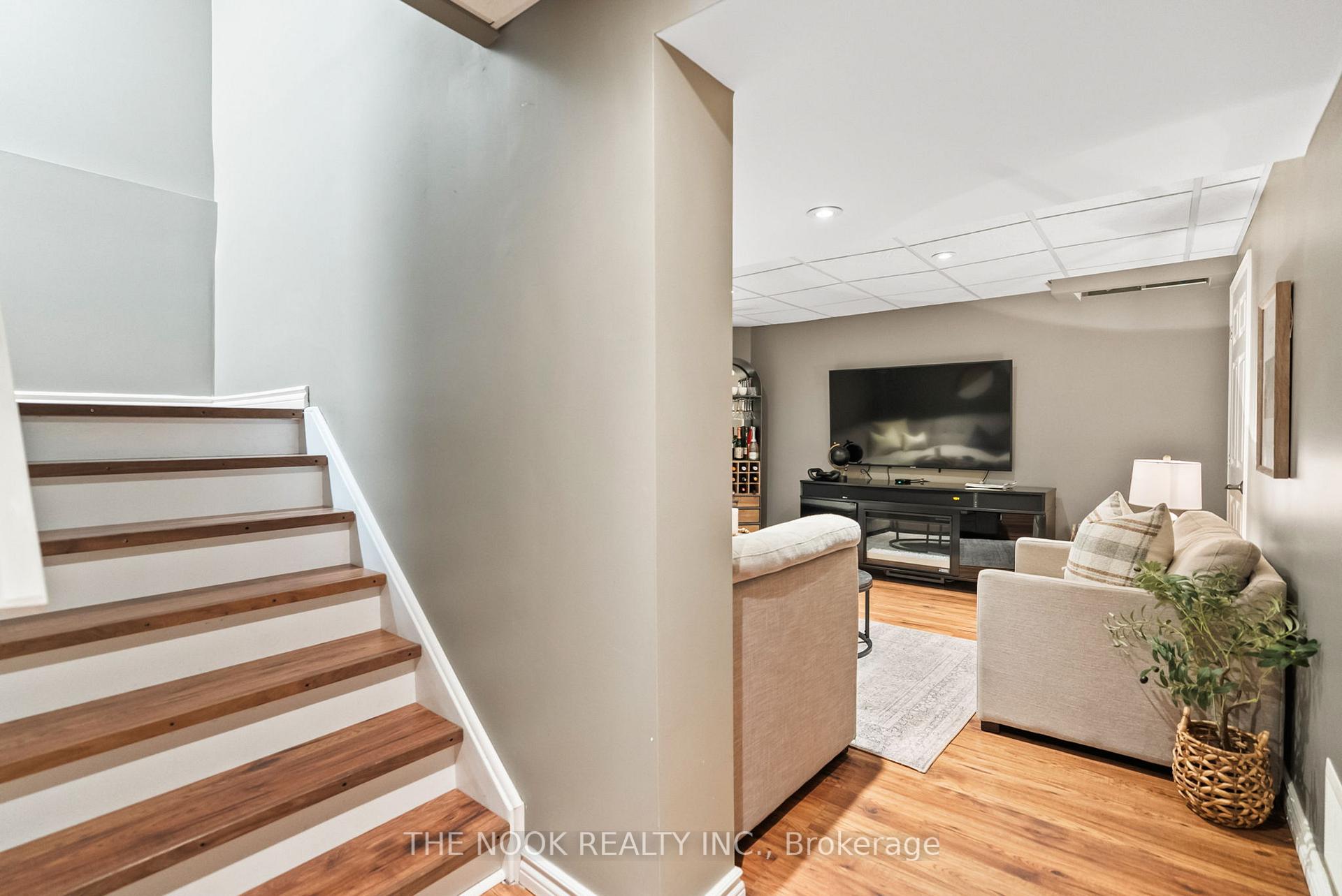 Photo 32 of 1382 Glaspell Crescent, Oshawa, Pinecrest — HOMEH