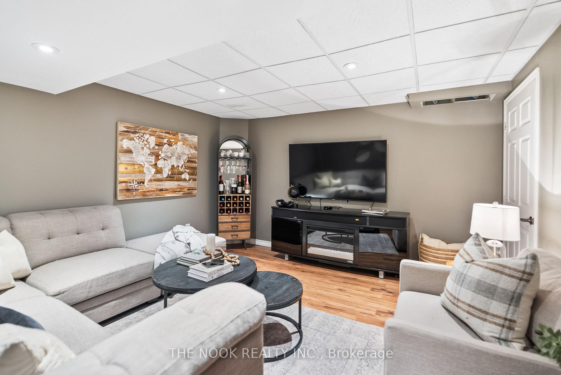 Photo 33 of 1382 Glaspell Crescent, Oshawa, Pinecrest — HOMEH