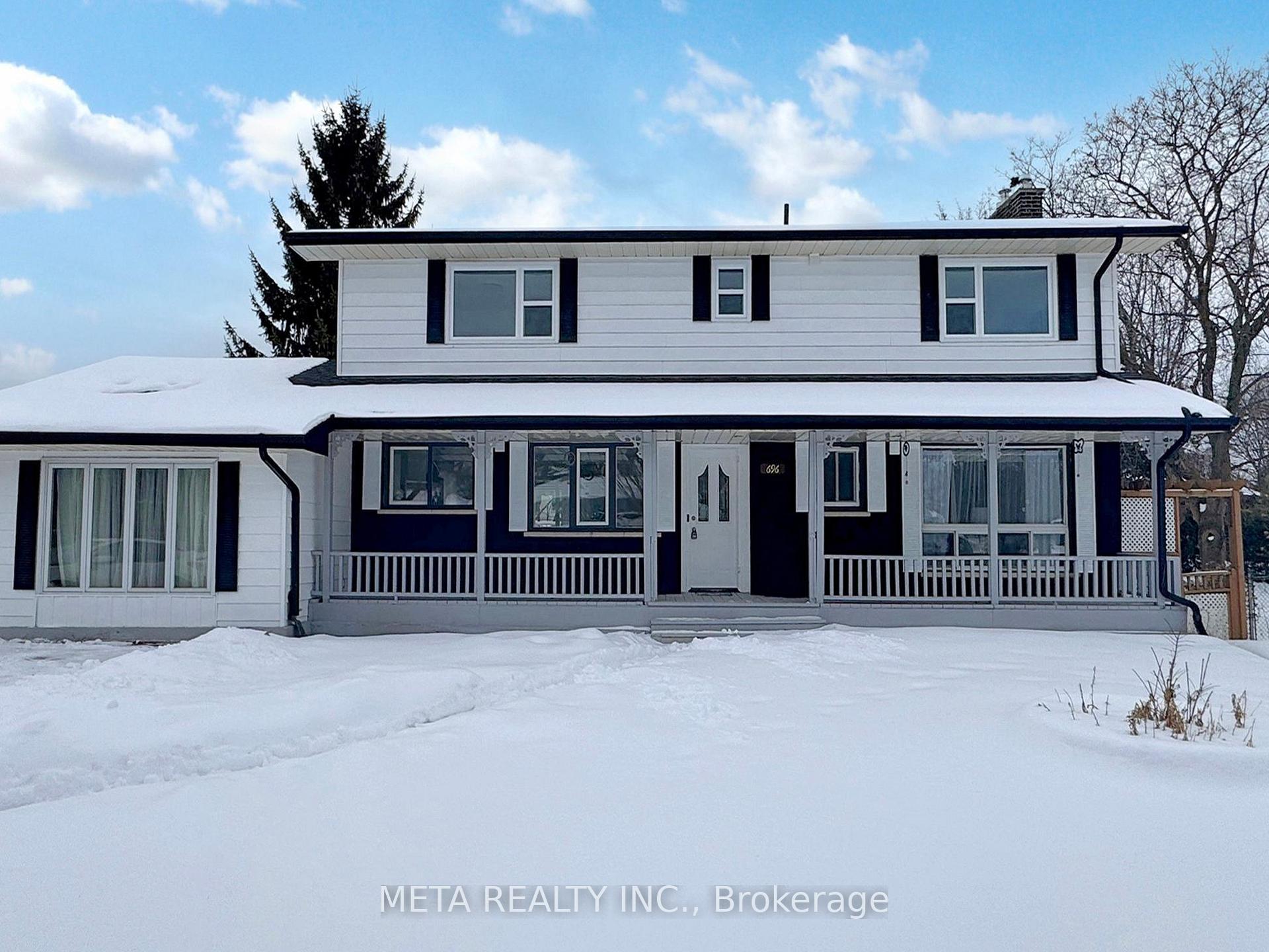 Front of 696 Jasmine Crescent