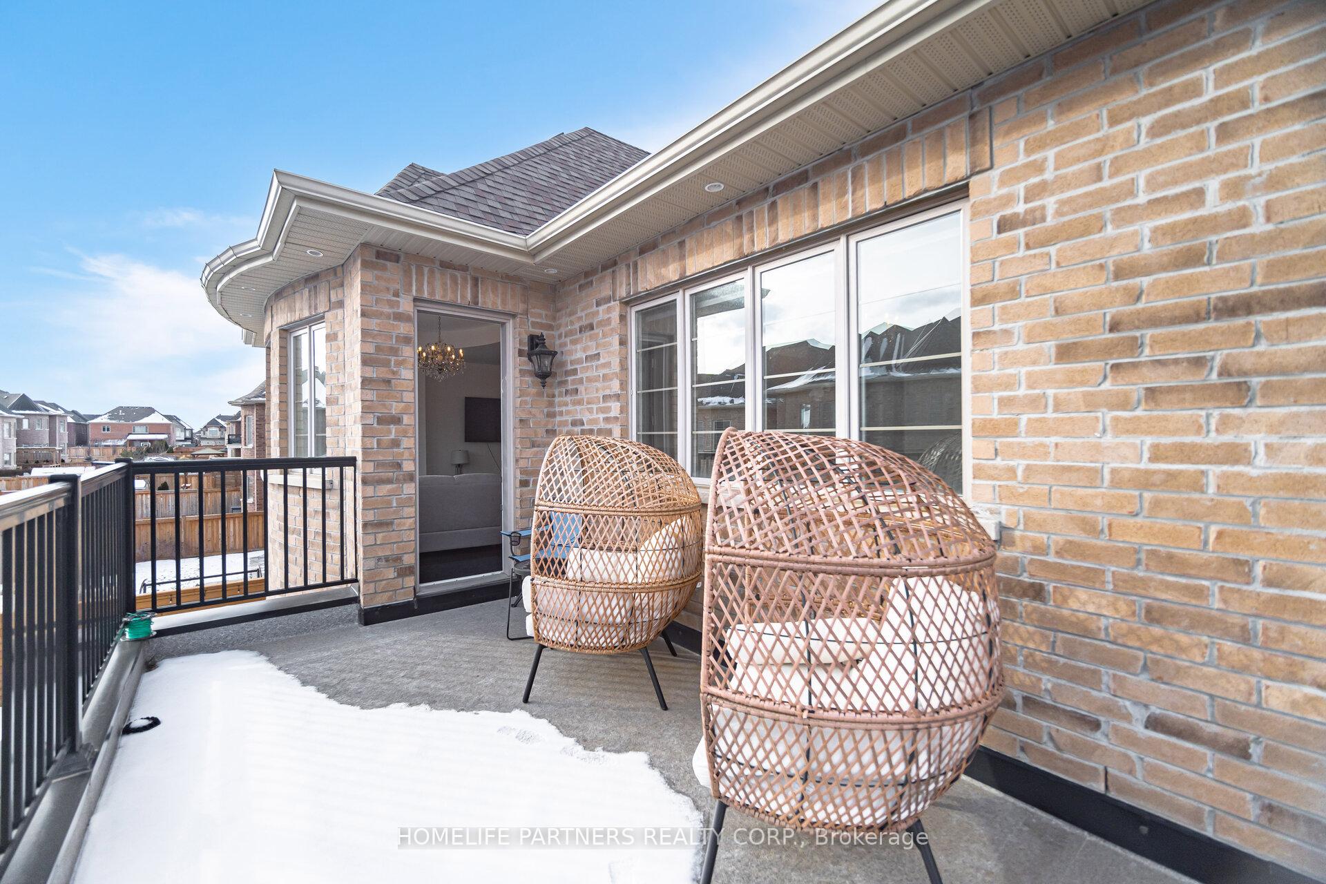 Photo 20 of 11 Glen Abbey Trail, Vaughan, Kleinburg — HOMEH