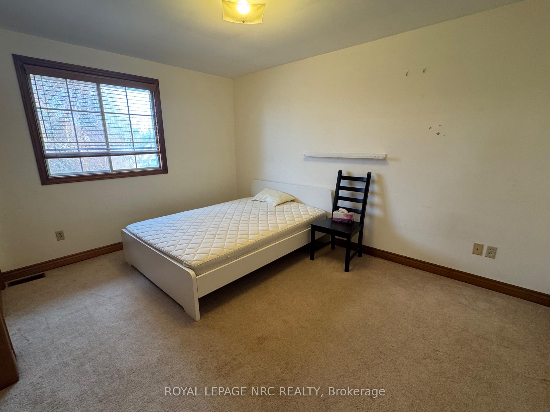 Photo 14 of 35 Page Drive, Welland, N. Welland — HOMEH