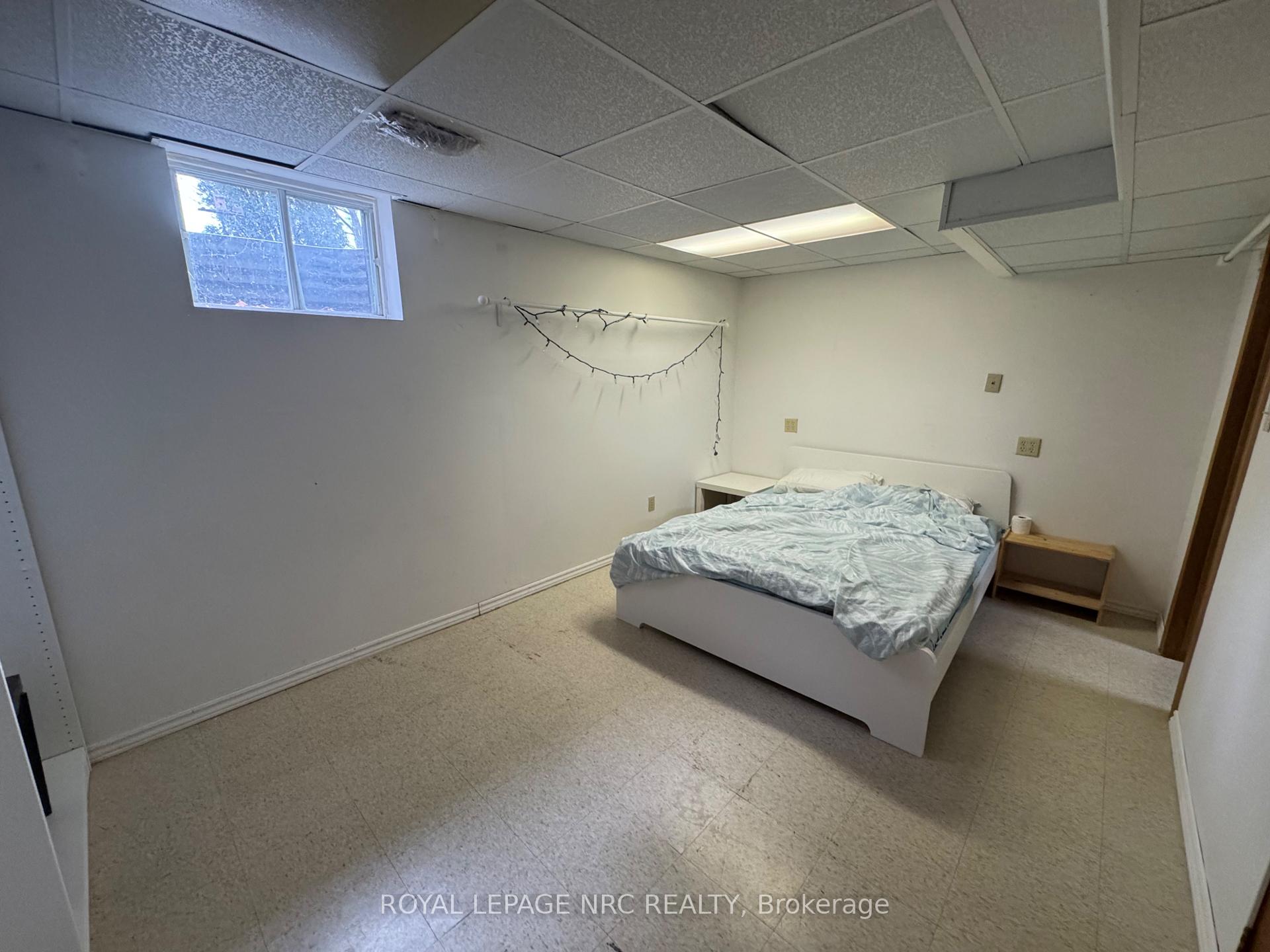 Photo 15 of 35 Page Drive, Welland, N. Welland — HOMEH