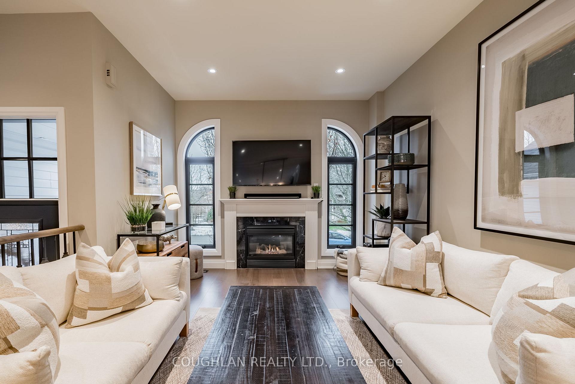 Photo 12 of 8 Claudia Drive, Whitby, Brooklin — HOMEH