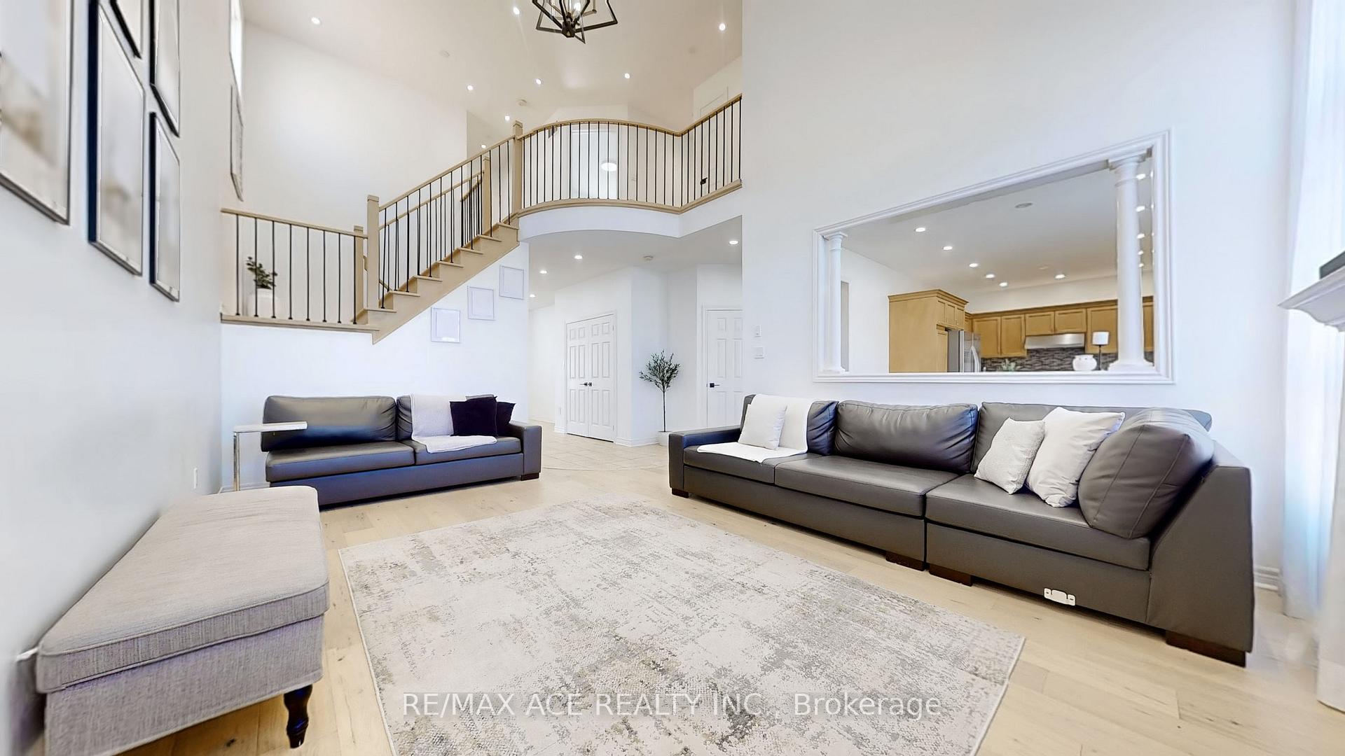 Photo 2 of 200 Monte Carlo Drive, Vaughan, Sonoma Heights — HOMEH