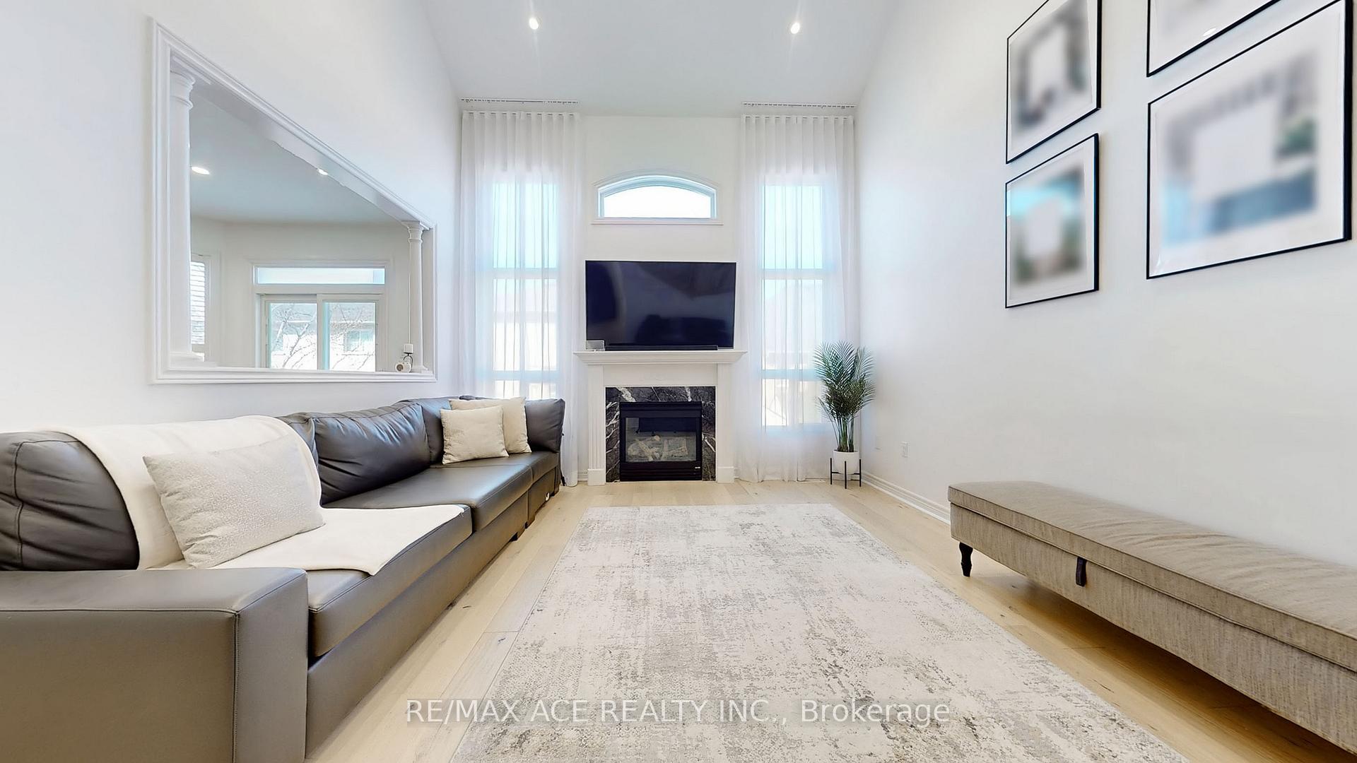 Photo 3 of 200 Monte Carlo Drive, Vaughan, Sonoma Heights — HOMEH
