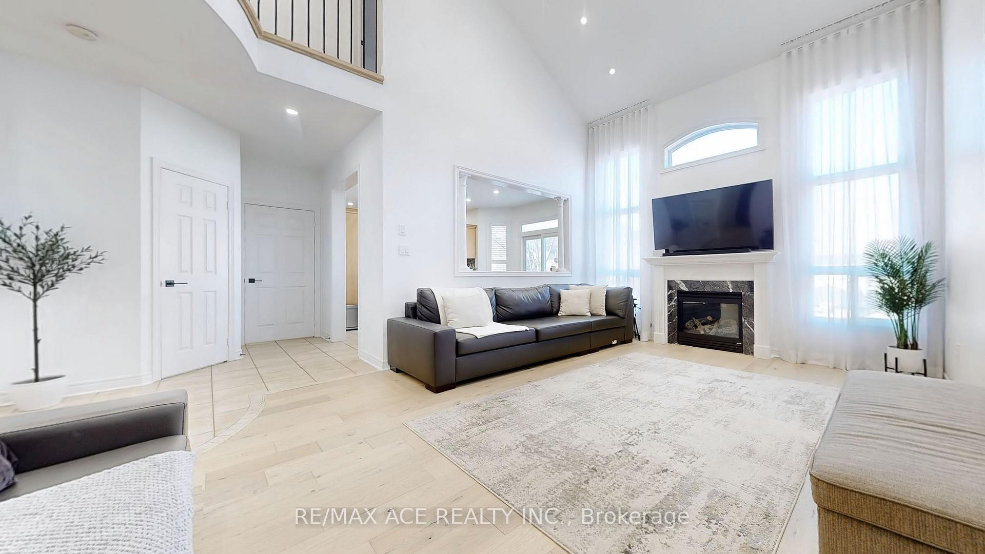 Photo 4 of 200 Monte Carlo Drive, Vaughan, Sonoma Heights — HOMEH