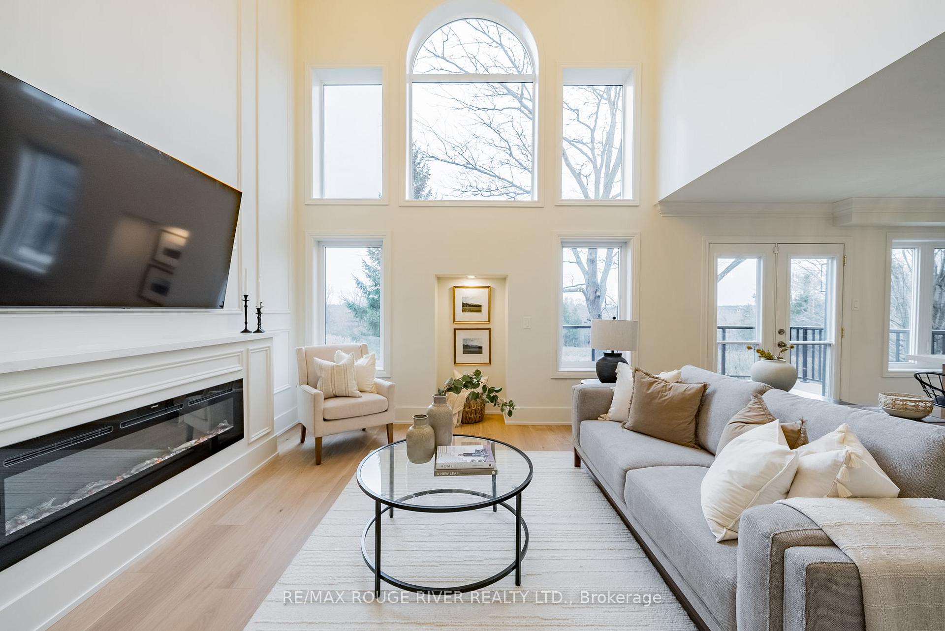 Photo 4 of 29 Tidewater Crescent, Whitby, Williamsburg — HOMEH