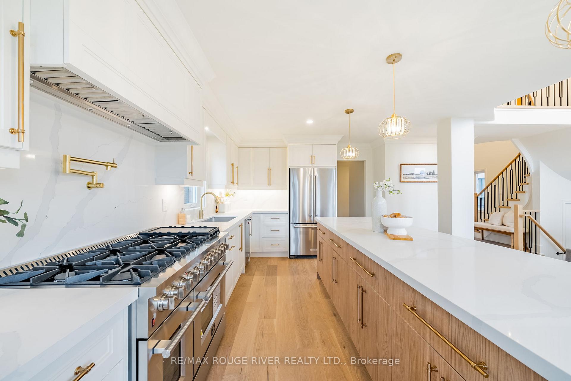 Photo 8 of 29 Tidewater Crescent, Whitby, Williamsburg — HOMEH