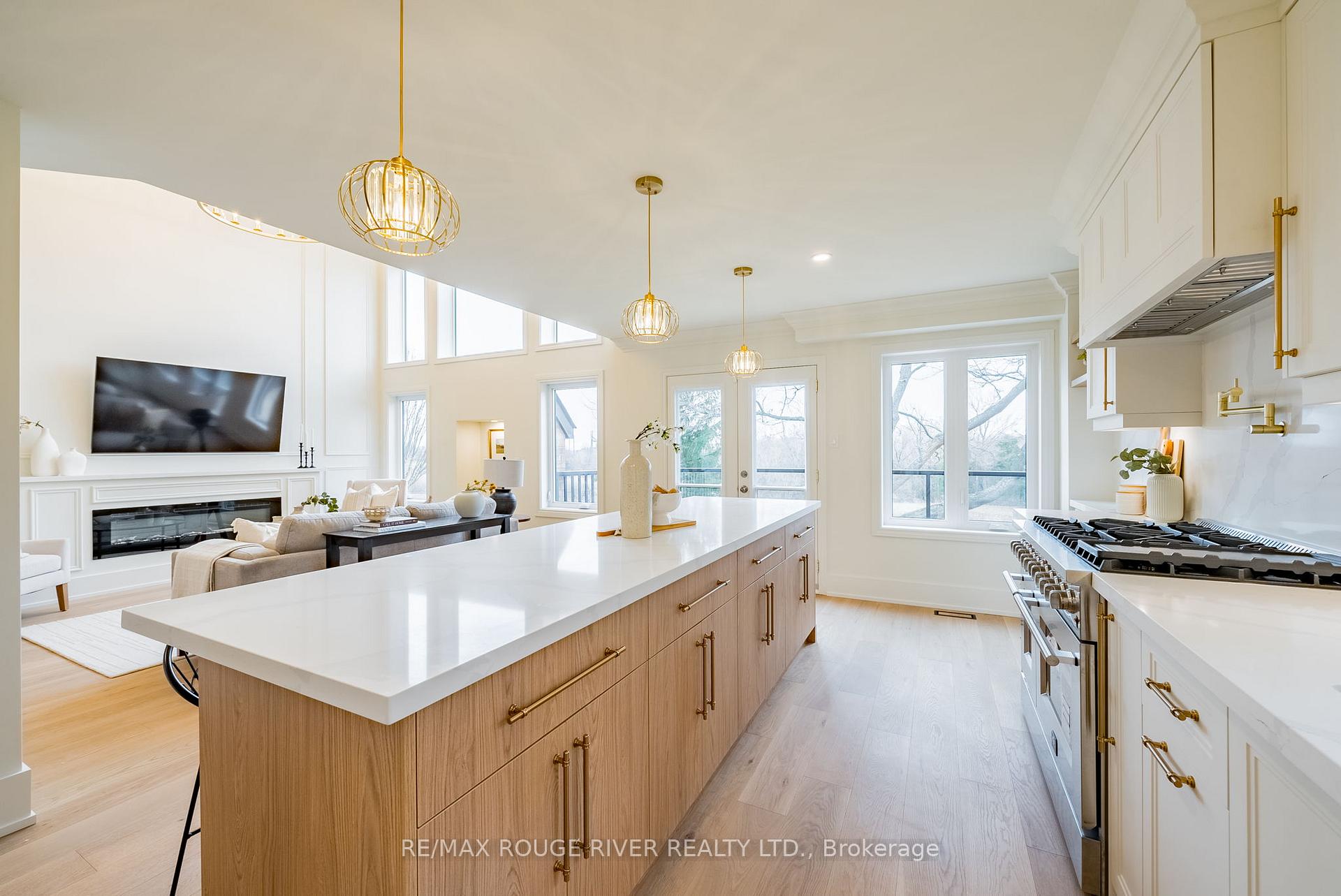 Photo 9 of 29 Tidewater Crescent, Whitby, Williamsburg — HOMEH