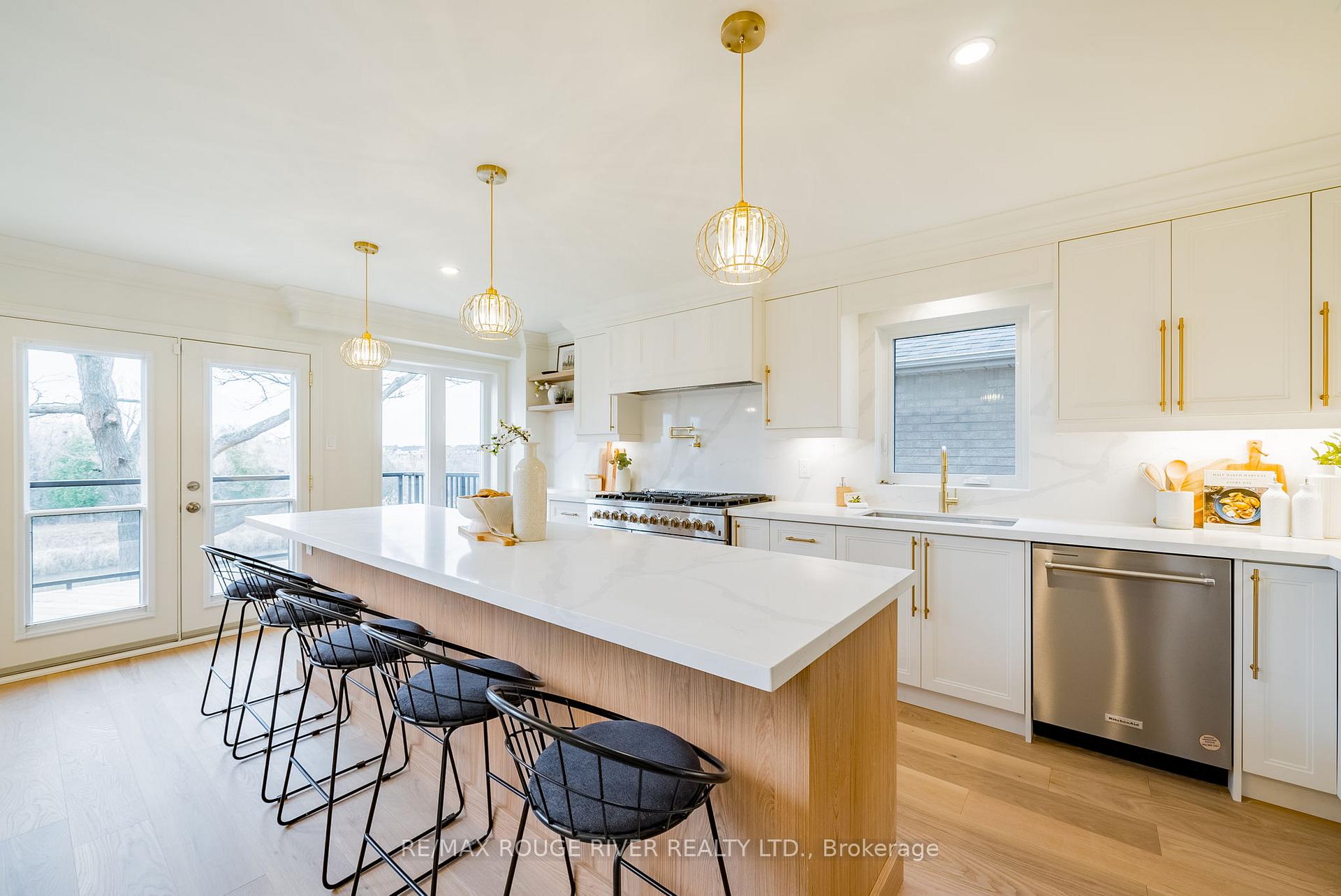 Photo 10 of 29 Tidewater Crescent, Whitby, Williamsburg — HOMEH