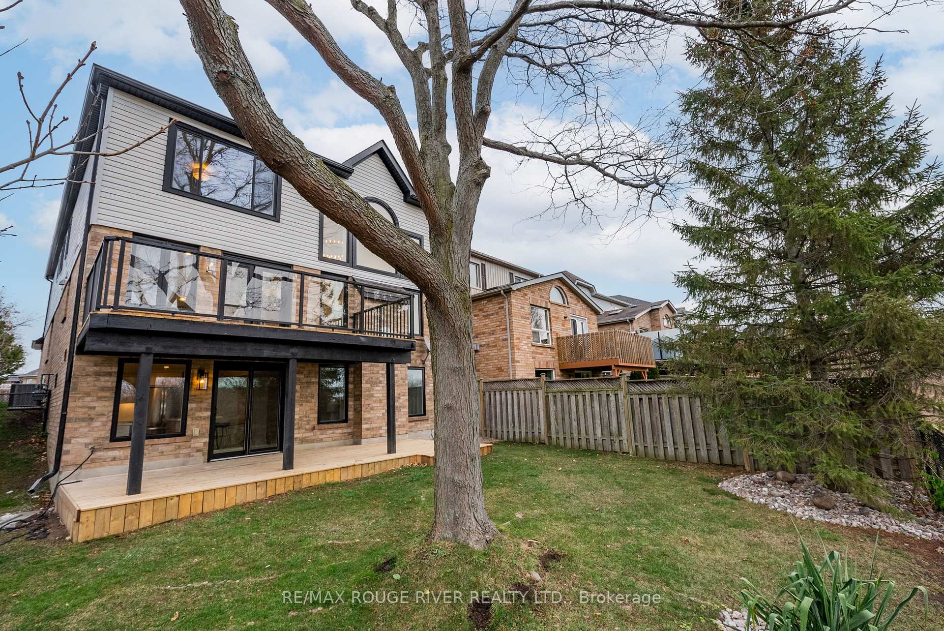 Photo 38 of 29 Tidewater Crescent, Whitby, Williamsburg — HOMEH