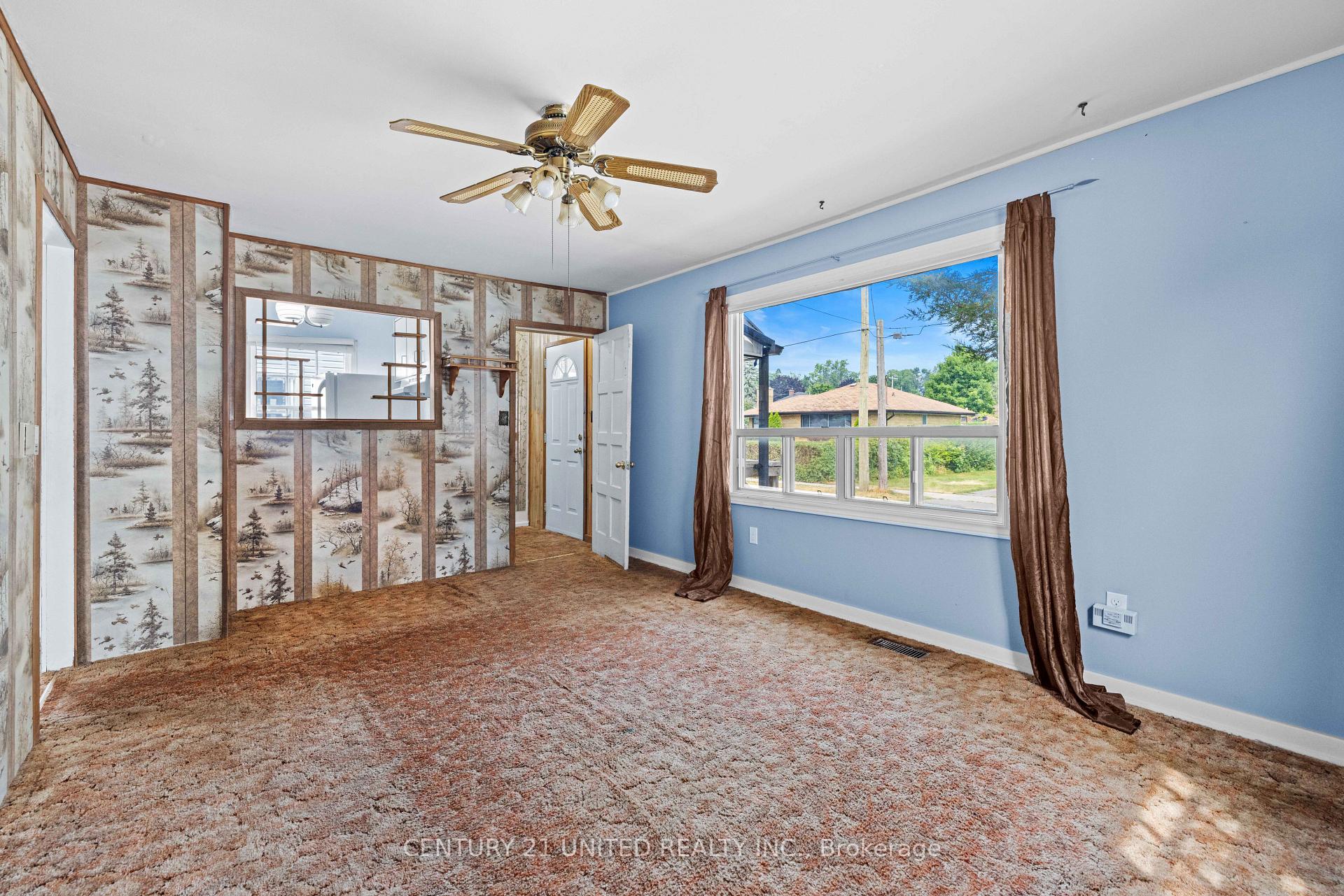 Photo 5 of 249 Woodbine Avenue, Peterborough, Ashburnham Ward 4 — HOMEH