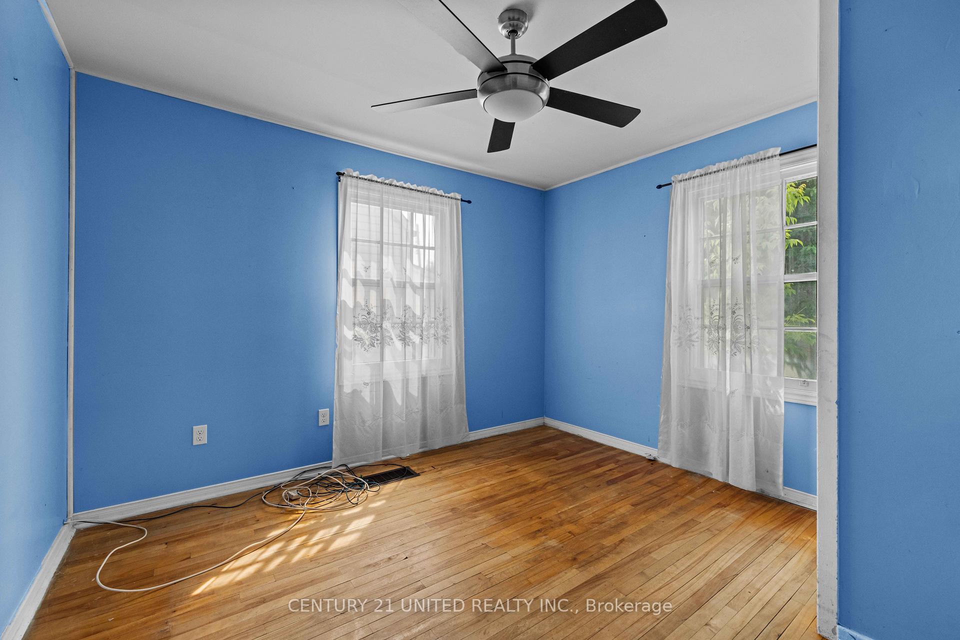Photo 12 of 249 Woodbine Avenue, Peterborough, Ashburnham Ward 4 — HOMEH