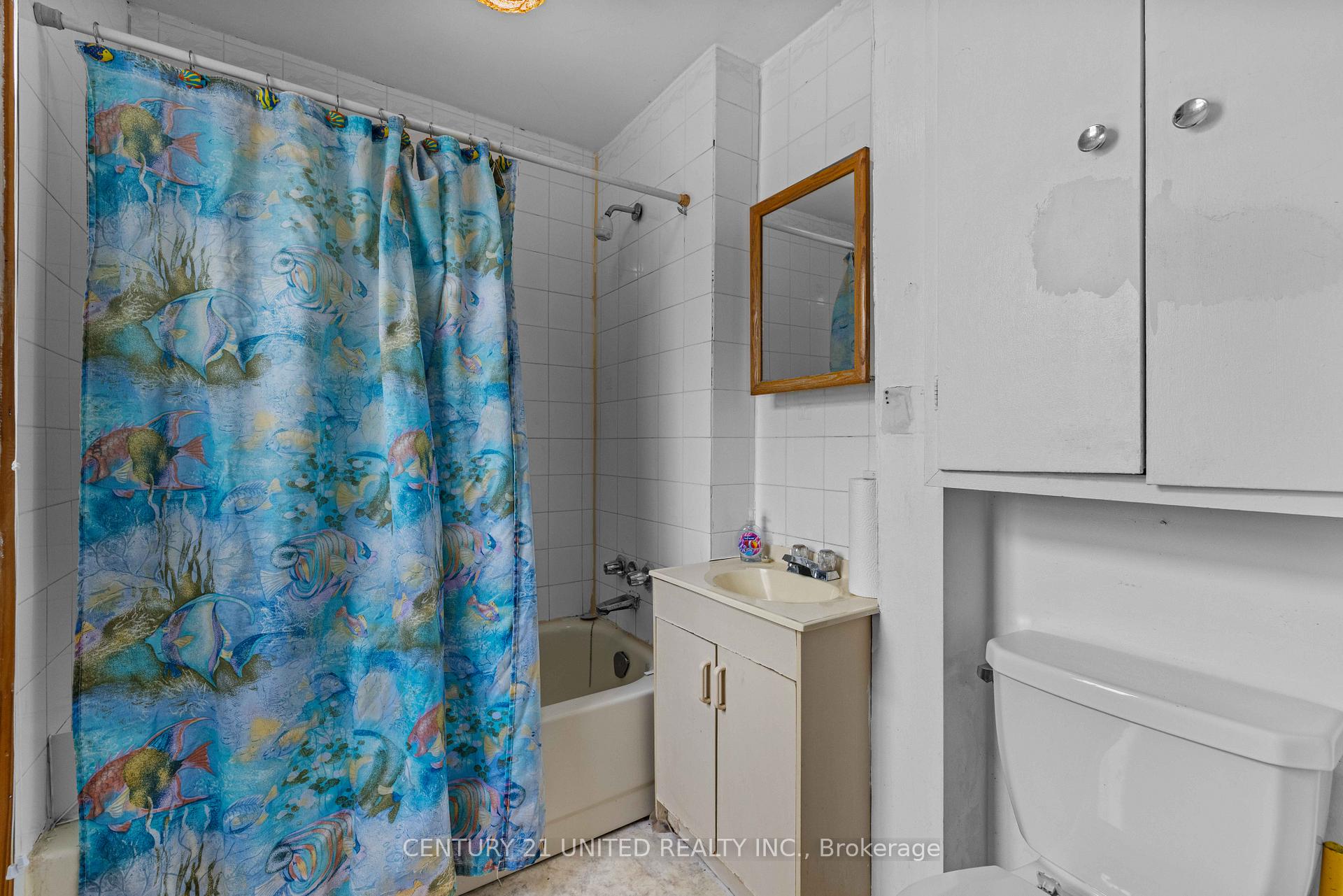 Photo 13 of 249 Woodbine Avenue, Peterborough, Ashburnham Ward 4 — HOMEH