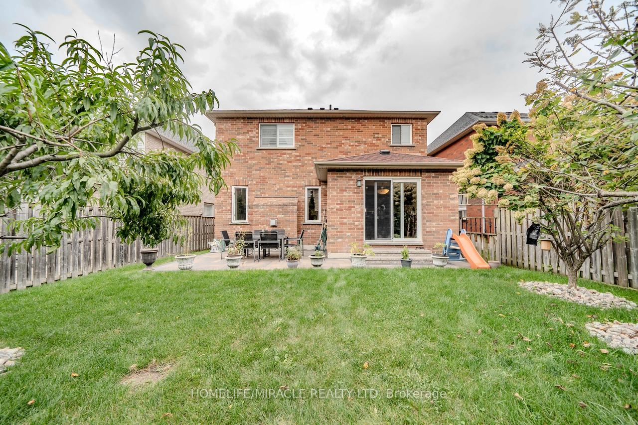Photo 3 of 47 Gabrielle Crescent, Whitby, Rolling Acres — HOMEH