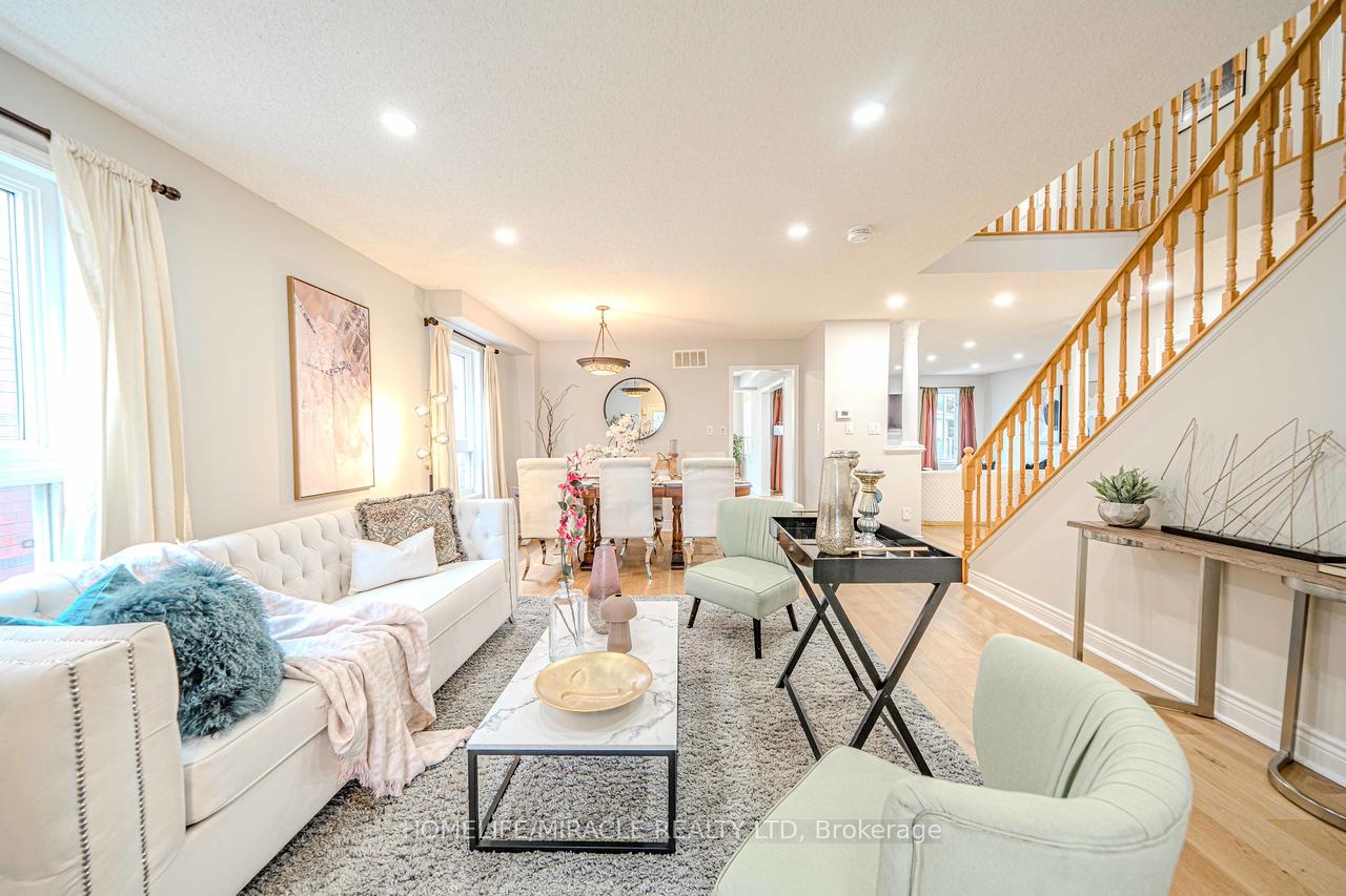 Photo 9 of 47 Gabrielle Crescent, Whitby, Rolling Acres — HOMEH