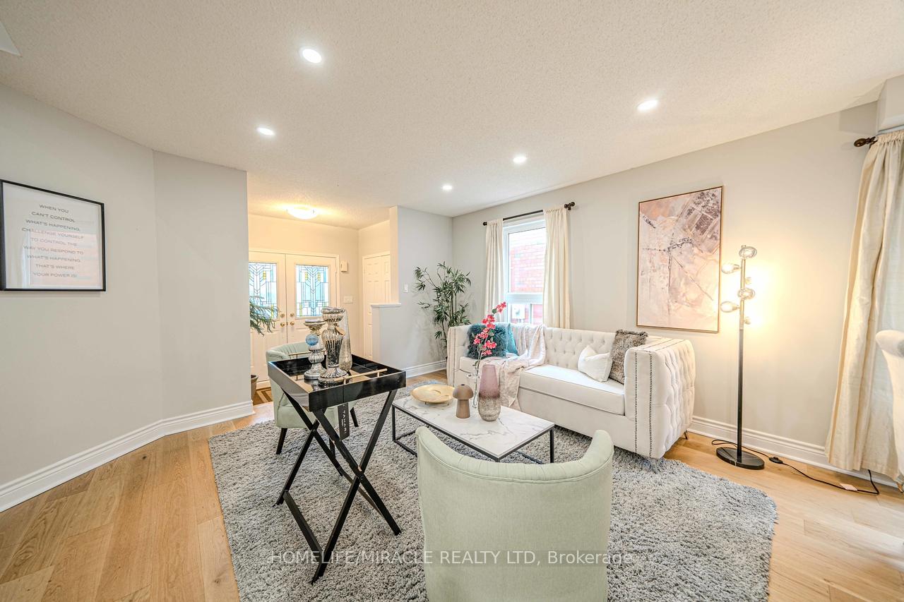Photo 10 of 47 Gabrielle Crescent, Whitby, Rolling Acres — HOMEH