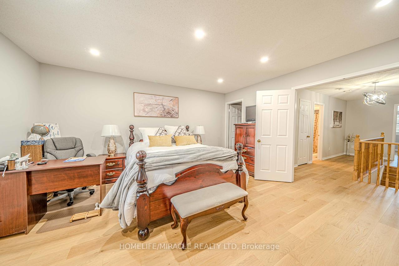 Photo 23 of 47 Gabrielle Crescent, Whitby, Rolling Acres — HOMEH