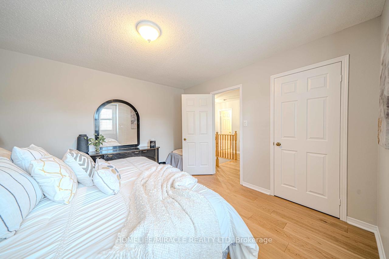 Photo 29 of 47 Gabrielle Crescent, Whitby, Rolling Acres — HOMEH