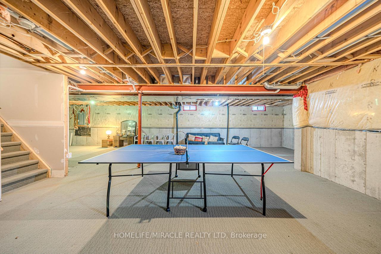 Photo 32 of 47 Gabrielle Crescent, Whitby, Rolling Acres — HOMEH