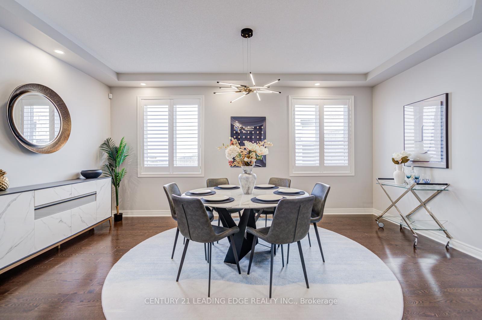 Photo 2 of 127 Warren McBride Crescent, Aurora, Rural Aurora — HOMEH