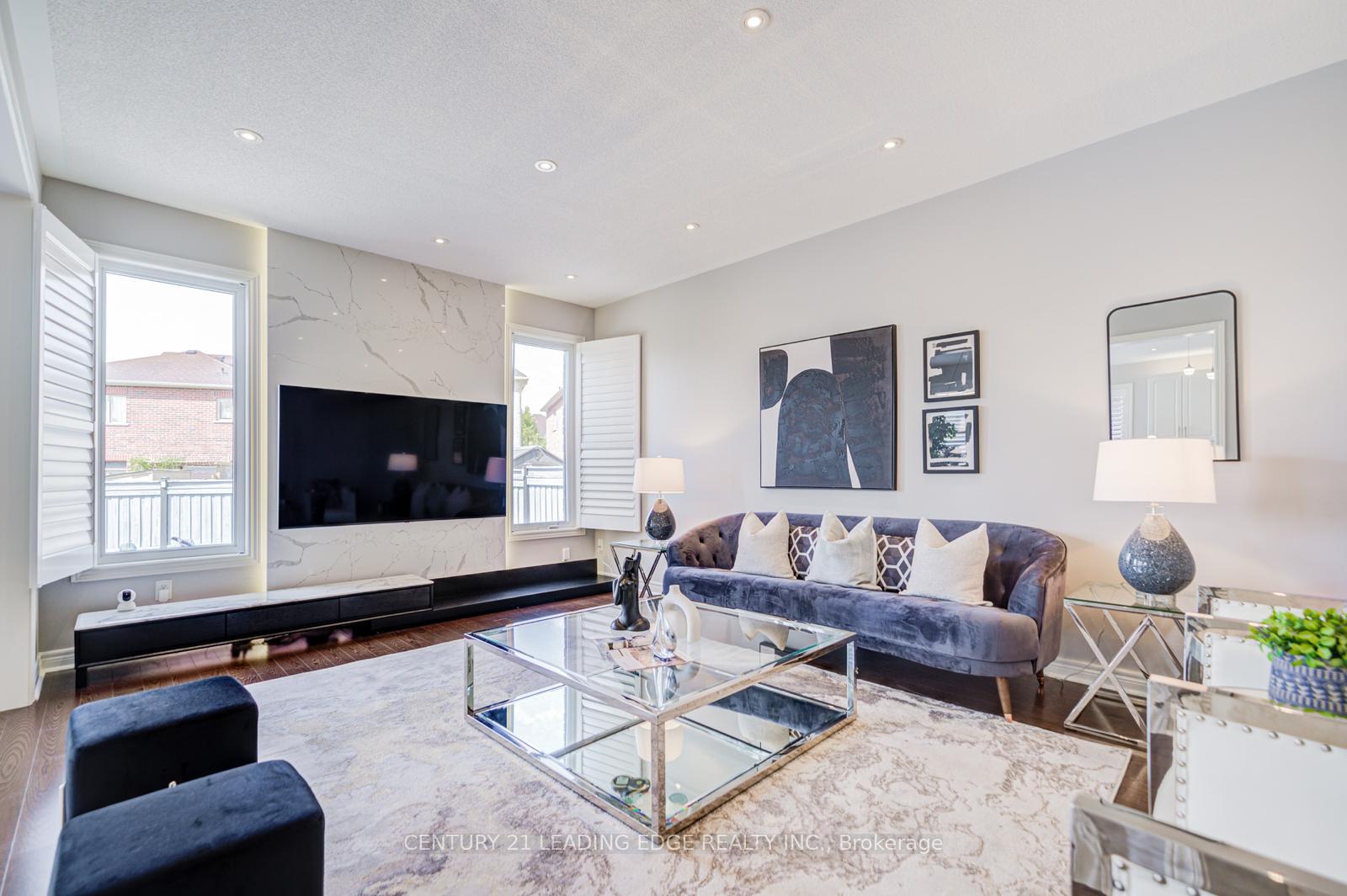 Photo 9 of 127 Warren McBride Crescent, Aurora, Rural Aurora — HOMEH