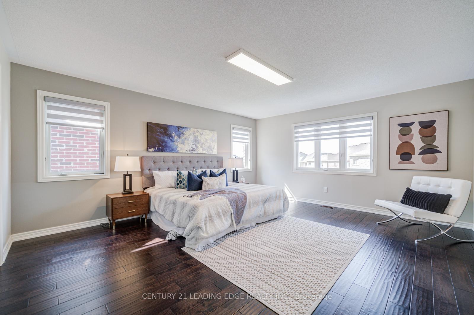 Photo 15 of 127 Warren McBride Crescent, Aurora, Rural Aurora — HOMEH