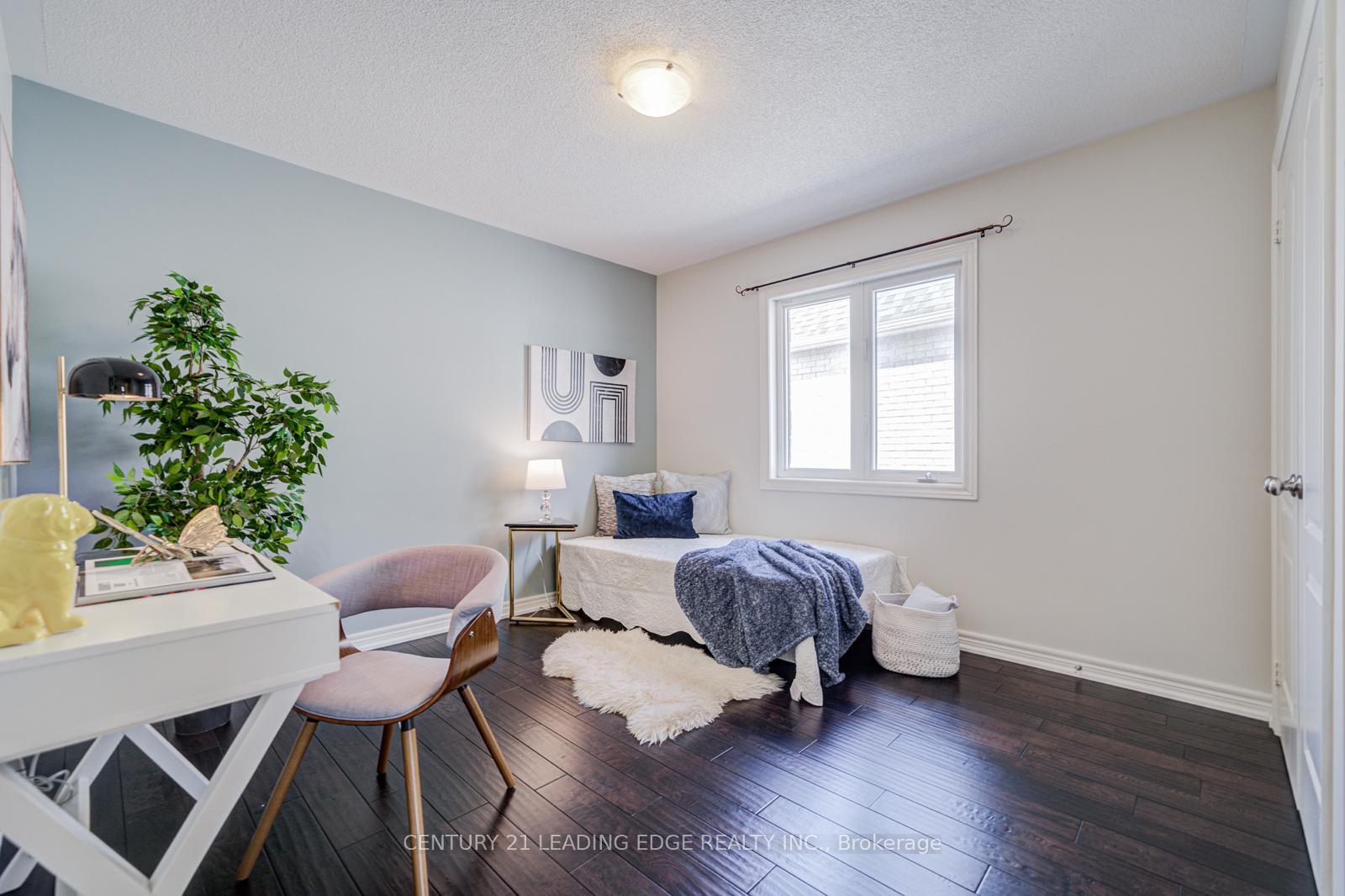 Photo 24 of 127 Warren McBride Crescent, Aurora, Rural Aurora — HOMEH