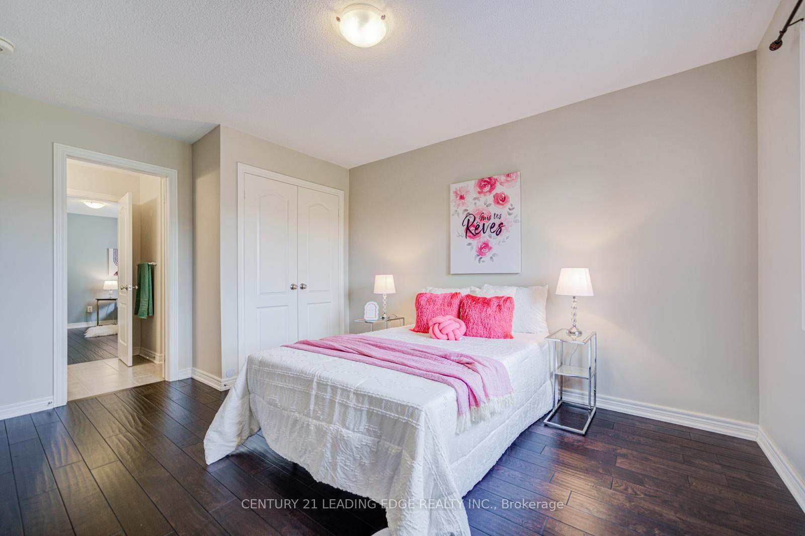 Photo 35 of 127 Warren McBride Crescent, Aurora, Rural Aurora — HOMEH