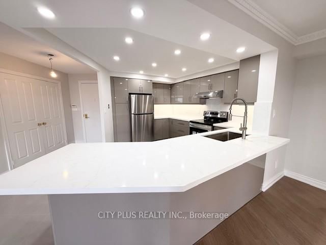 Photo 2 of Unit 817, 3181 Bayview Ave, North York, Bayview Woods-Steeles — HOMEH