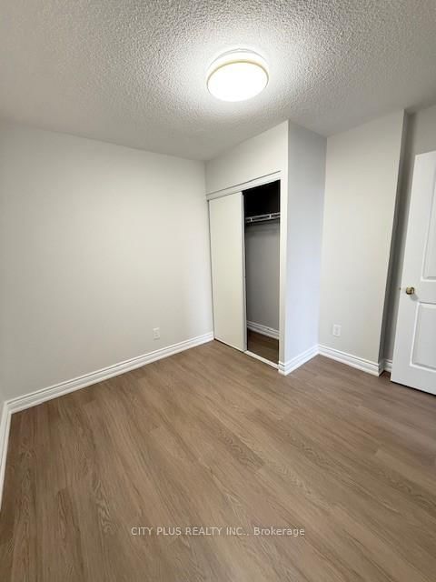 Photo 4 of Unit 817, 3181 Bayview Ave, North York, Bayview Woods-Steeles — HOMEH