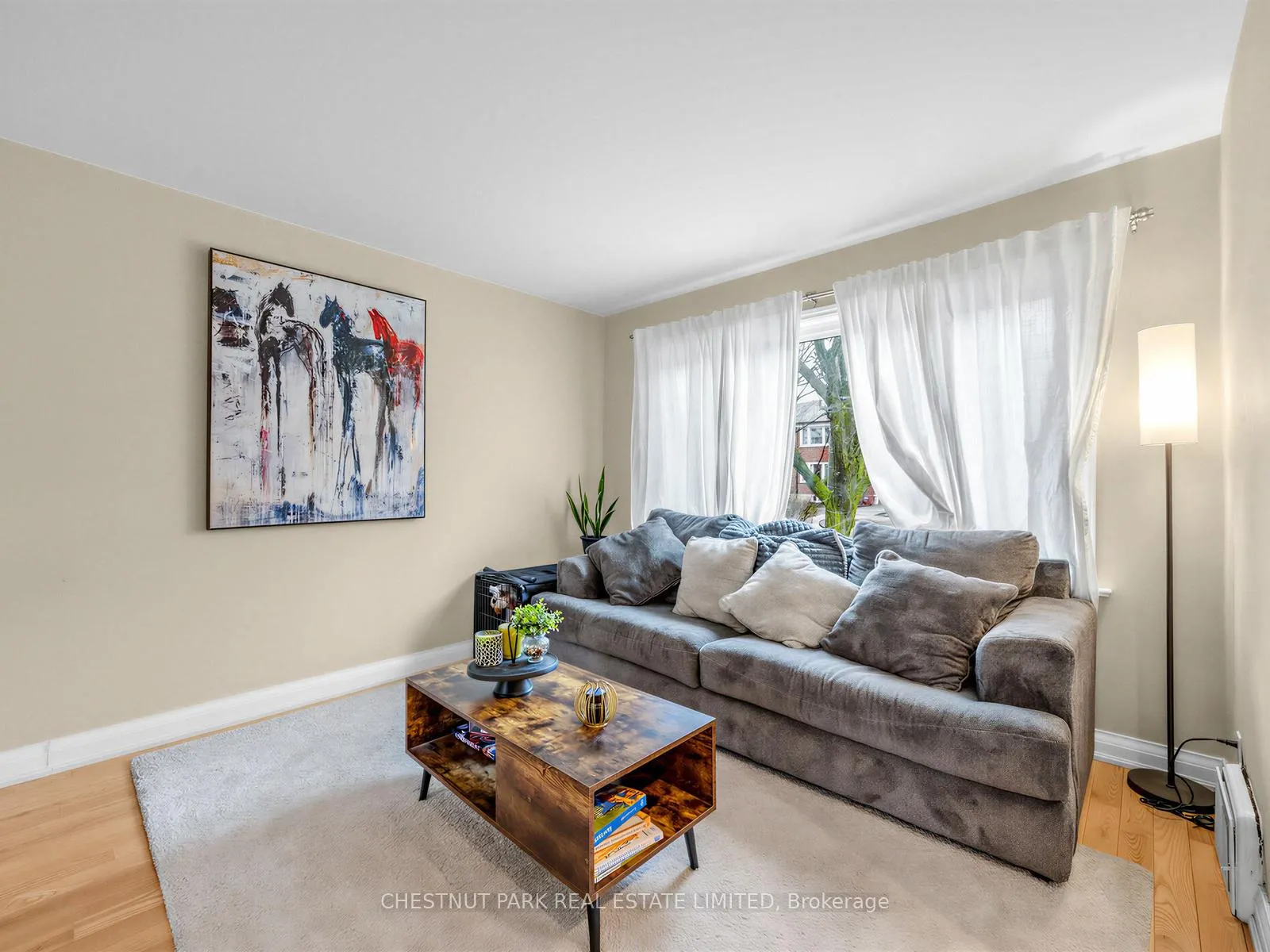 Photo 4 of 246 Donlea Drive, Toronto, Leaside — HOMEH