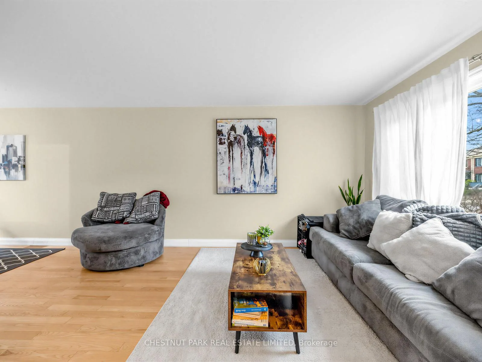 Photo 5 of 246 Donlea Drive, Toronto, Leaside — HOMEH