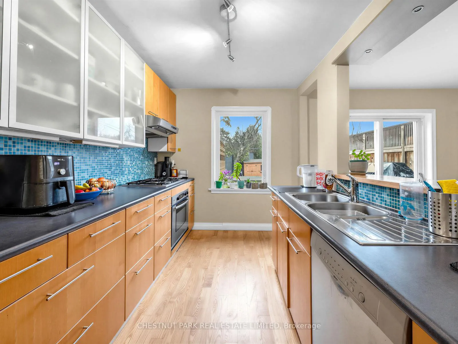 Photo 13 of 246 Donlea Drive, Toronto, Leaside — HOMEH