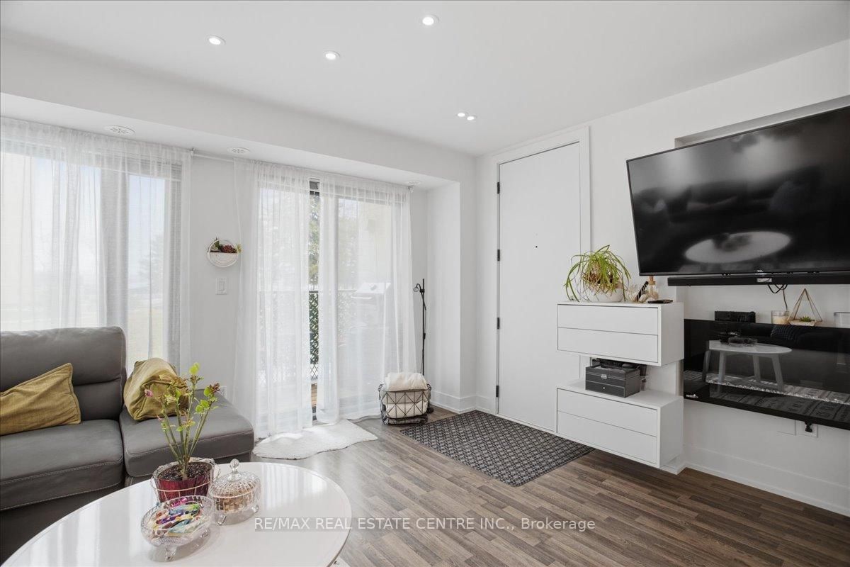 Photo 6 of Unit 307, 132 Widdicombe Hill Blvd, Etobicoke, Willowridge-Martingrove-Richview — HOMEH
