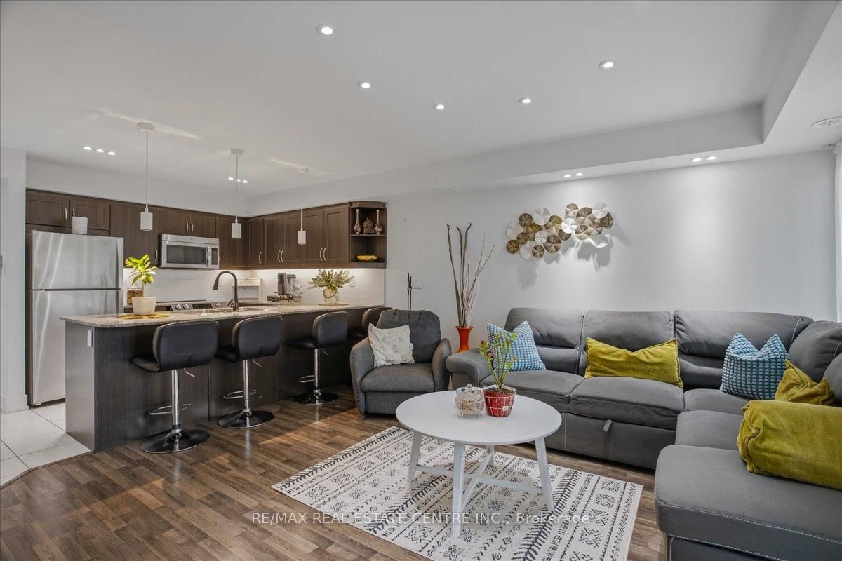 Photo 3 of Unit 307, 132 Widdicombe Hill Blvd, Etobicoke, Willowridge-Martingrove-Richview — HOMEH