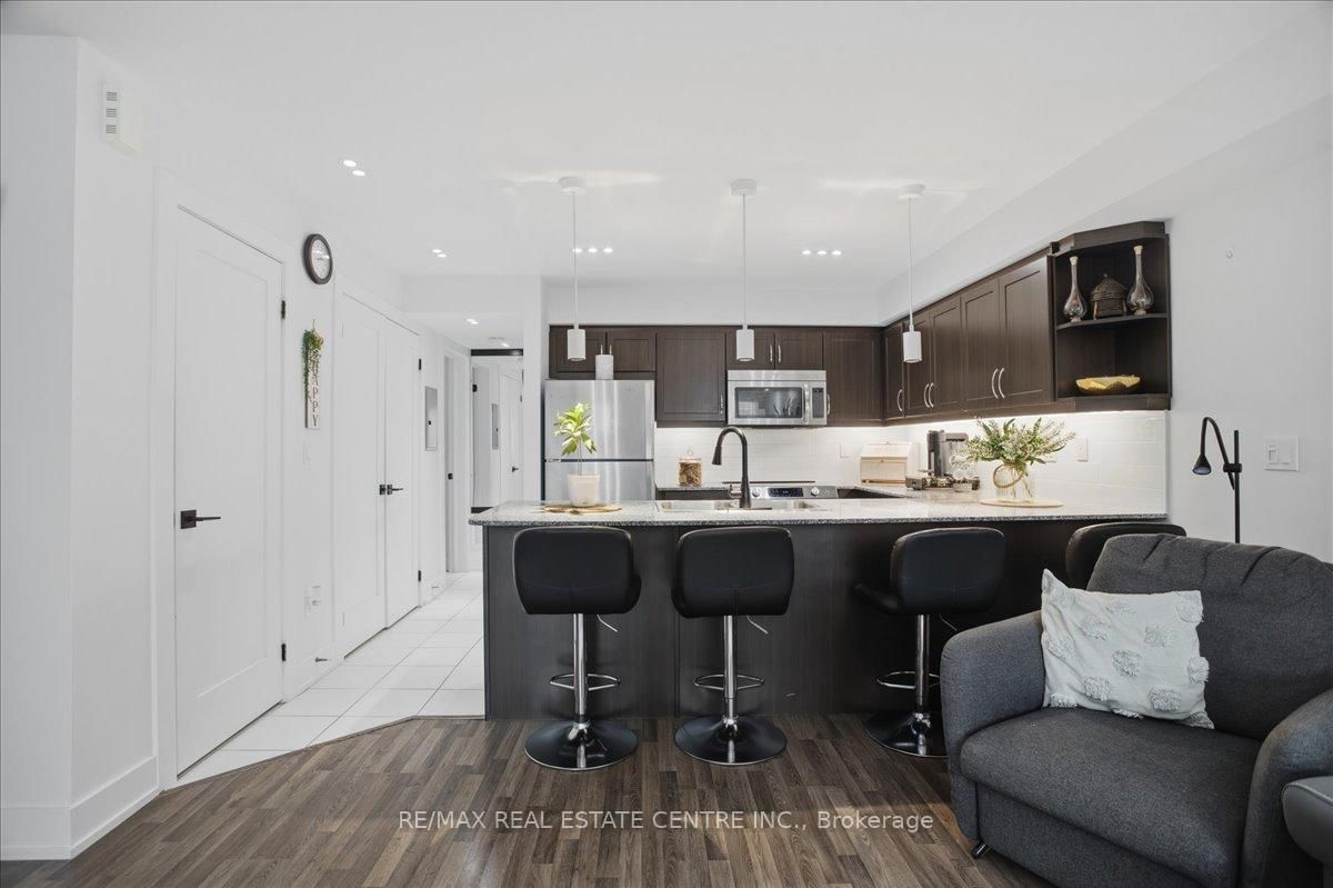 Photo 5 of Unit 307, 132 Widdicombe Hill Blvd, Etobicoke, Willowridge-Martingrove-Richview — HOMEH