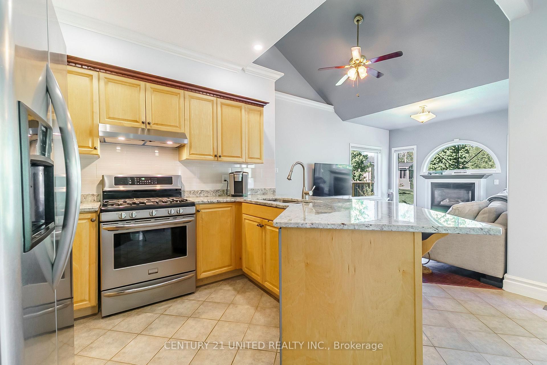 Photo 10 of 2416 Denure Drive, Peterborough, Monaghan Ward 2 — HOMEH