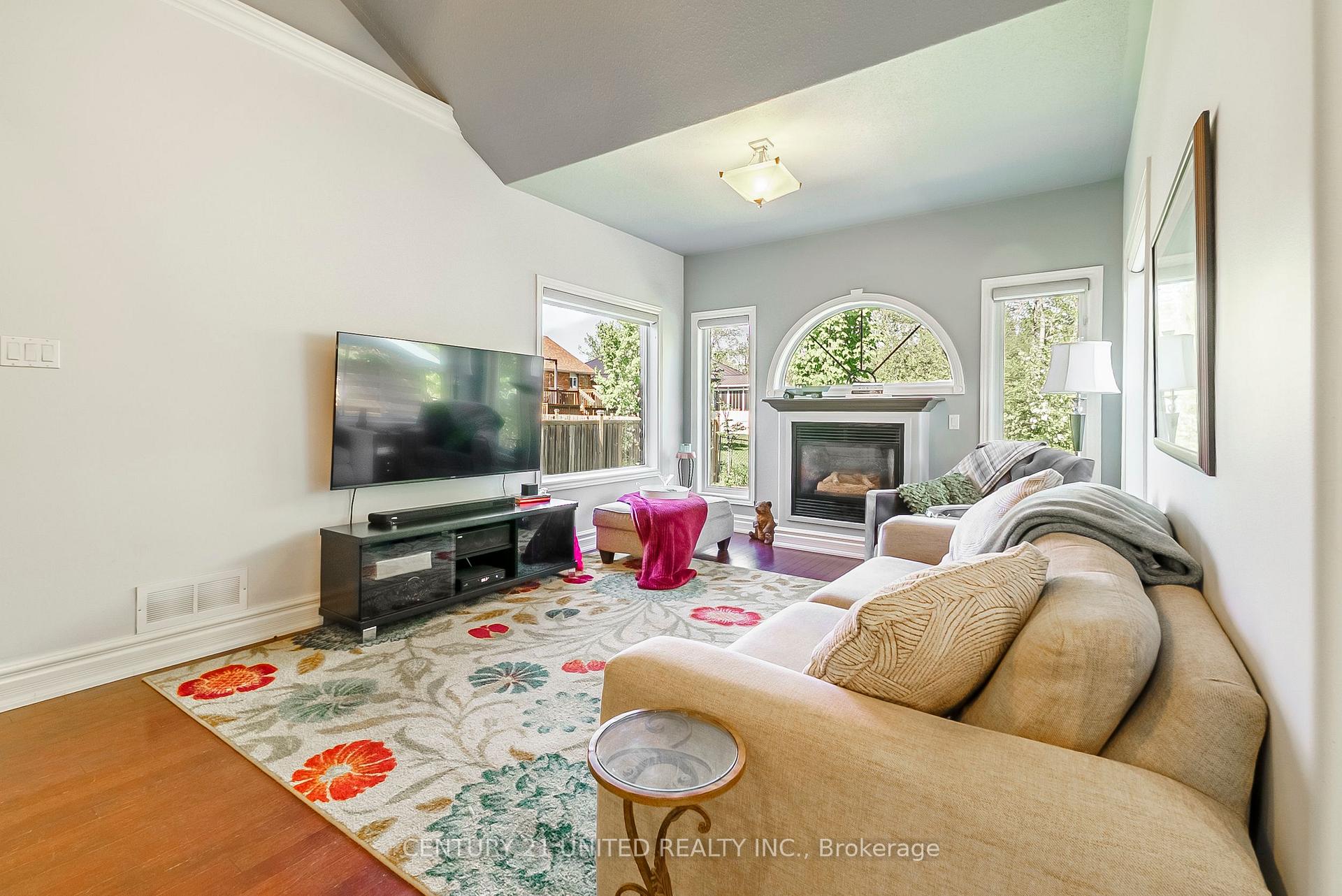 Photo 14 of 2416 Denure Drive, Peterborough, Monaghan Ward 2 — HOMEH